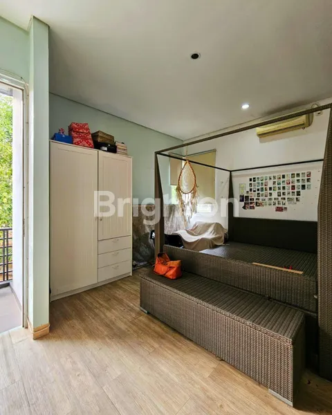 image DIJUAL RUMAH HOEK DI BSD CITY (4)