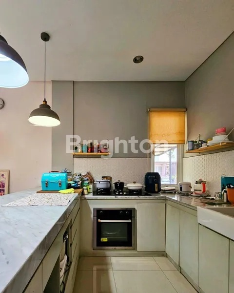 image DIJUAL RUMAH HOEK DI BSD CITY (6)