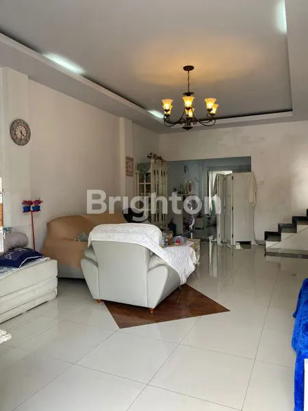 image RUMAH 3 LANTAI SEMI-FURNISHED DEKAT CBD TB SIMATUPANG, PASAR MINGGU (3)