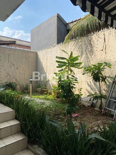 image RUMAH 3 LANTAI SEMI-FURNISHED DEKAT CBD TB SIMATUPANG, PASAR MINGGU (4)
