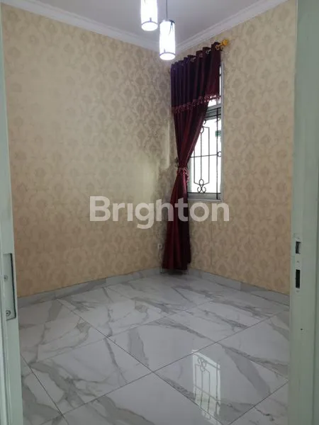 image RUMAH 2 LANTAI DI CITRA 2 JAKARTA BARAT  SIAP HUNI , ROW 3 MOBIL (5)