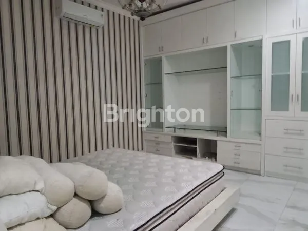 image RUMAH 2 LANTAI DI CITRA 2 JAKARTA BARAT  SIAP HUNI , ROW 3 MOBIL (4)