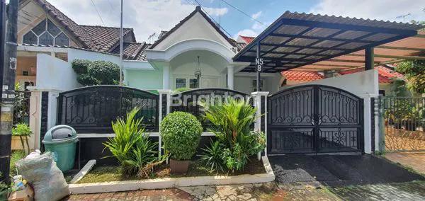 image RUMAH 2 LANTAI DI CITRA 2 JAKARTA BARAT  SIAP HUNI , ROW 3 MOBIL (1)
