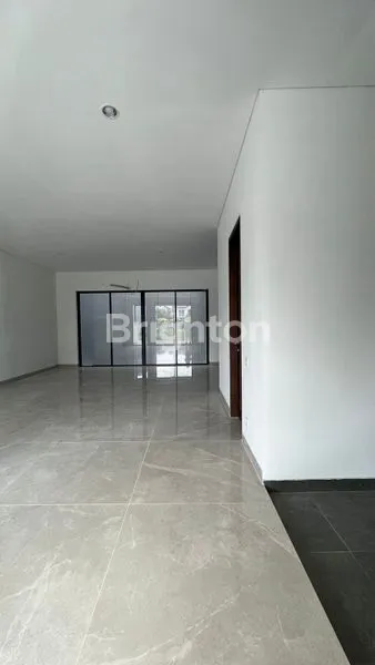 image RUMAH GRESS MINIMALIS CITRALAND UTAMA (2)