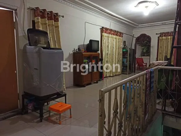 image HUNIAN TERAWAT DI JALAN DI LOKASI STRATEGIS (2)