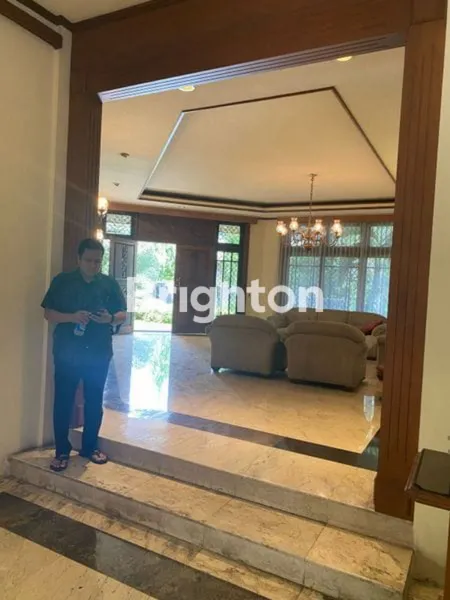 image RUMAH MEWAH PATRA KUNINGAN HARGA DI BAWAH NJOP LOKASI SUPER PREMIUM JAKARTA SELATAN (6)