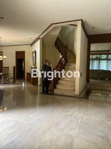 image RUMAH MEWAH PATRA KUNINGAN HARGA DI BAWAH NJOP LOKASI SUPER PREMIUM JAKARTA SELATAN (7)