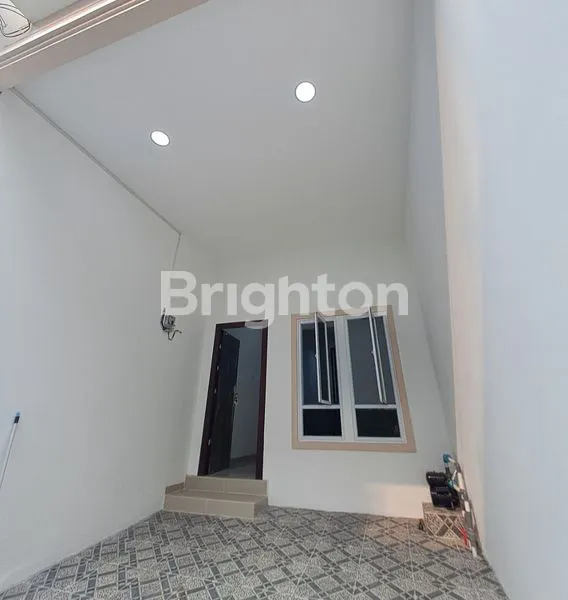 image RUMAH BARU DI JELAMBAR 3LANTAI LOKASI SANGAT STARTEGIS JAKARTA BARAT (1)
