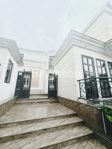 image RUMAH MEWAH 9 KT DI KOMPLEK TASBI BHR (5)