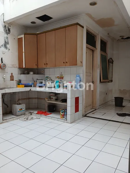 image DIJUAL BU RUMAH TUA DI CEMPAKA PUTIH TENGAH (5)