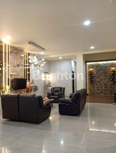 RUMAH MEWAH 3,5 LANTAI DI PLUIT, JAKARTA UTARA