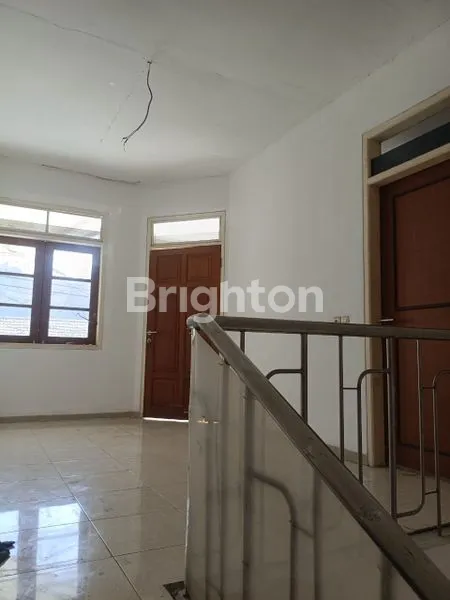 image DISEWAKAN RUMAH 2 LANTAI LOKASI DI NGINDEN INTAN, SURABAYA (7)