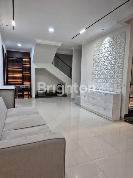 image RUMAH MEWAH 2 LANTAI CLUSTER BELLWOOD KOTA WISATA (2)