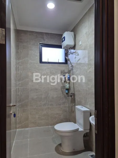 image RUMAH MEWAH 2 LANTAI CLUSTER BELLWOOD KOTA WISATA (4)