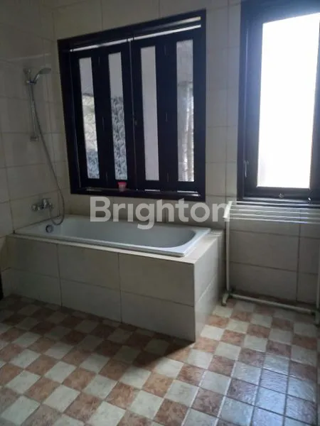 image VILLA DISEWAKAN PURI GADING JIMBARAN (7)