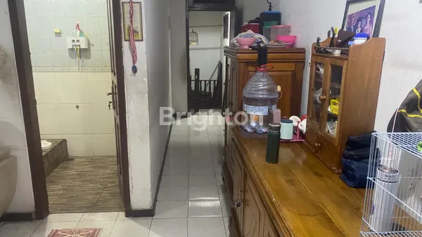 image RUMAH LAYAK HUNI HANYA HITUNG TANAH JUAL CEPAT EKONOMIS BISA UTK KOMERSIAL DEKAT HOTEL TAVIA CEMPAKA PUTIH (3)