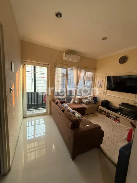 image RUMAH MEWAH FULL RENOV 2 LANTAI DI CLUSTER ELITE METLAND CIBUBUR (4)