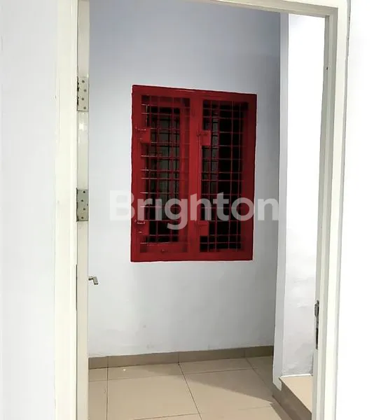 image DI SEWAKAN. KOMPLEK CENTRIUM. JL. BRIGJEND KATAMSO. SIAP HUNI. EX KANTOR. INTI KOTA, STRATEGIS. SECURITY 24 JAM (5)