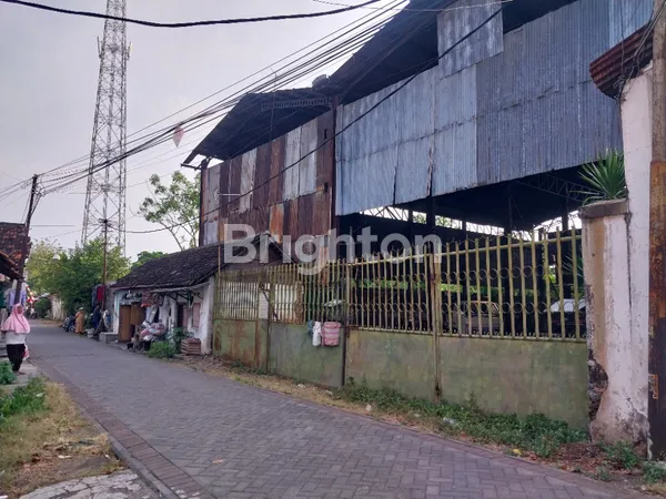 TANAH DAN BEKAS GUDANG AKSES TRUK BESAR