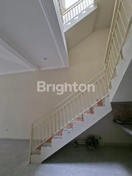 image RUKO BARU 2 LANTAI + ROOFTOP SISI JALAN UTAMA CIRENDEU (4)