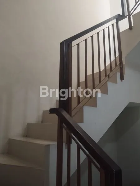 image RUMAH 2TINGKAT DI DALAM KOMPLEK PERUMAHAN ELITE GIVENCYONE GAPERTA UJUNG MEDAN (3)