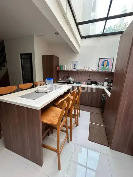 image RUMAH 3 LANTAI SIAP HUNI DI PROVENCE SUITE, BSD CITY  (2)