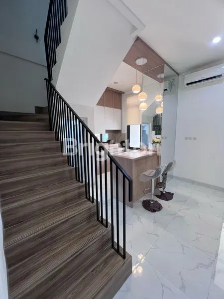 image RUMAH MEWAH 2 LANTAI DEKAT MRT LEBAK BULUS - CIREUNDEU CIPUTAT (3)