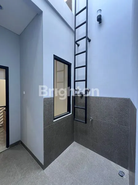 image RUMAH MEWAH 2 LANTAI STRATEGIS DEKAT MRT LEBAK BULUS - CIREUNDEU (7)