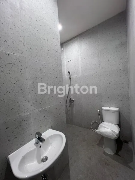 image RUMAH MEWAH 3 LANTAI DEKAT MRT LEBAK BULUS - CIPUTAT TANGERANG (8)