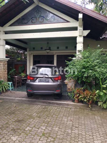 image RUMAH MEWAH 4KT, 800M² DI JATI CEMPAKA - LOKASI PREMIUM BEKASI (1)