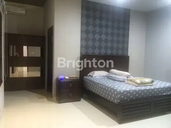 image RUMAH ISTIMEWA TERAWAT DUA LANTAI DI BARUK UTARA. DEKAT RAYA MERR, PUSAT KOTA, JUANDA, GALAXY MALL, UBAYA (4)