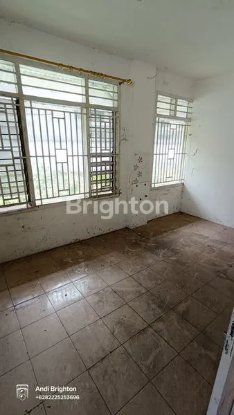 image RUMAH KUNO DENGAN HALAMAN LUAS DI PUSAT KOTA JOMBANG (4)