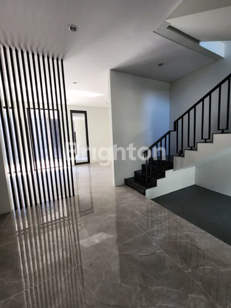 image RUMAH BARU MODERN MINIMALIS, CITRALAND TYPE ARDMORE, SURABAYA, ADA ROOFTOP, (2)