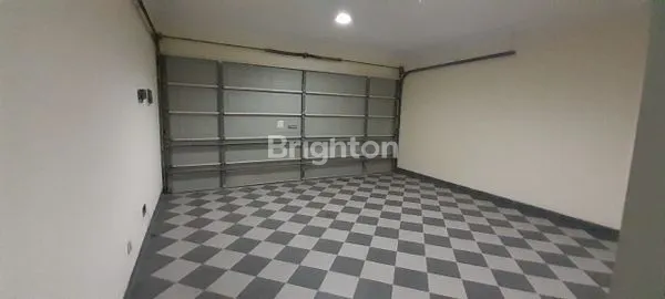 image RUMAH MEWAH DESAIN KLASIK MODERN 2 LANTAI CLUSTER PREMIUM REGENCY 21 SURABAYA (4)