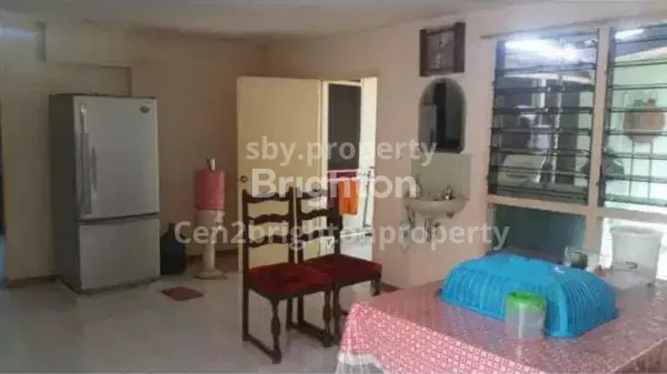 image RUMAH GAYUNGSARI TERAWAT LOKASI DEKAT MASJID AL-AKBAR, PUSAT PEMBELANJAAN, AKSES PINTU TOLL  (6)