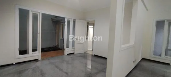 image RUMAH MEWAH DESAIN KLASIK MODERN 2 LANTAI CLUSTER PREMIUM REGENCY 21 SURABAYA (7)