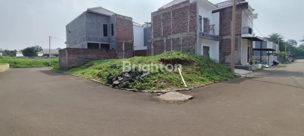 image RUMAH 2 LANTAI AMERICAN CLASSIC DI NEW ROYAL RESIDENCE DEKAT TOL PAMULANG 2 CIPUTAT  (3)