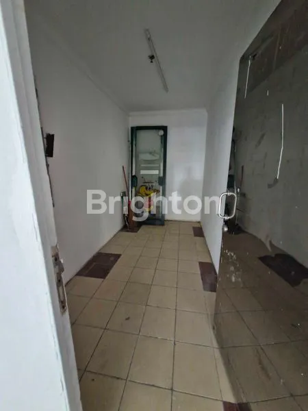 image KIOS BESAR LOKASI STRATEGIS SIAP PAKAI EX INDOMART APARTEMEN RIVERSIDE MUARA INDAH PLUIT JAKARTA UTARA (6)