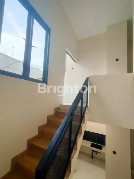 image  RUMAH BARU STATEGIS DI GRAHA BINTARO (5)