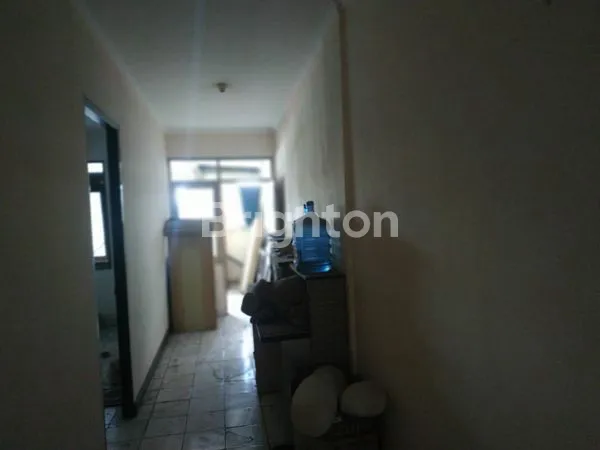 image RUMAH 3 LANTAI SIAP HUNI DI JELAMBAR JAKARTA BARAT (5)