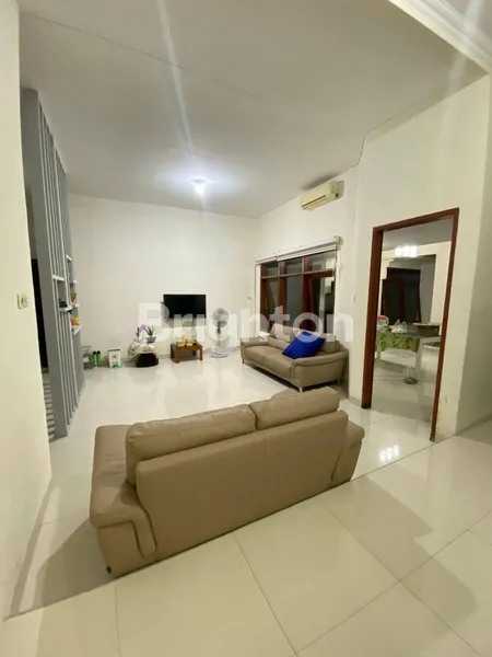 image RUMAH TERAWAT KLAMPIS, WISMA MUKTI, MANYAR TIRTOYOSO, MANYAR KARTIKA, SURABAYA TIMUR, RUANG LOSS LEGA, ROWE LEBAR, NEGO (3)