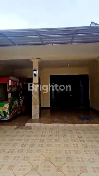 image RUMAH BESAR DAN CANTIK DI TENGAH KOTA LAMONGAN (2)