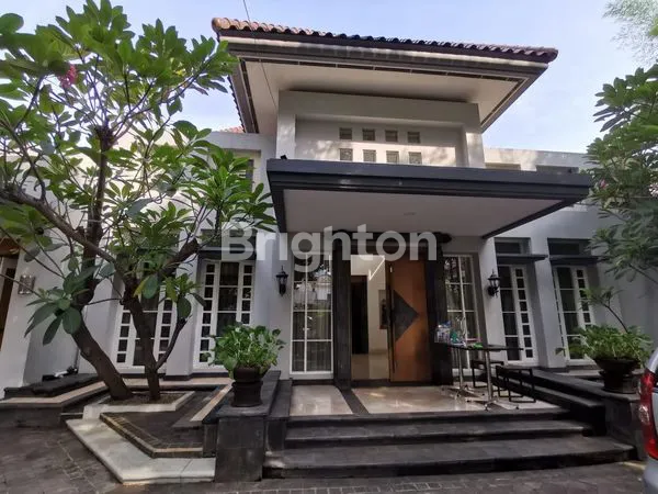 image RUMAH MEWAH EKSKLUSIF DI MENTENG, JAKARTA PUSAT – LOKASI PRESTISIUS, DESAIN ELEGAN, FASILITAS LENGKAP  (1)