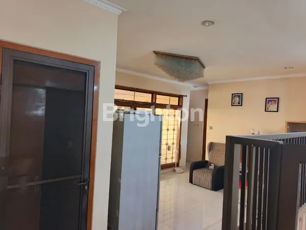 image RUMAH SECOND LEBAR 12 AREA MANYAR DEKAT JALAN UTAMA MANYAR, UNTAG, NGINDEN SEMOLO, KLAMPIS, SEMOLOWARU, STIESIA, MERR (8)