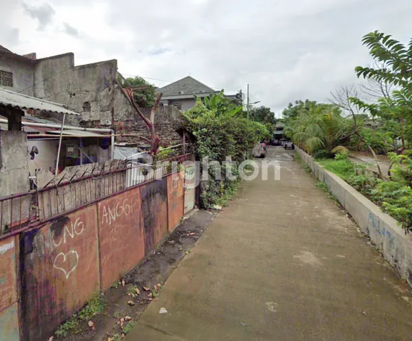 image JUAL CEPAT RUMAH TUA DI CIPINANG JAKARA TIMUR HITUNG TANAH AJA (2)