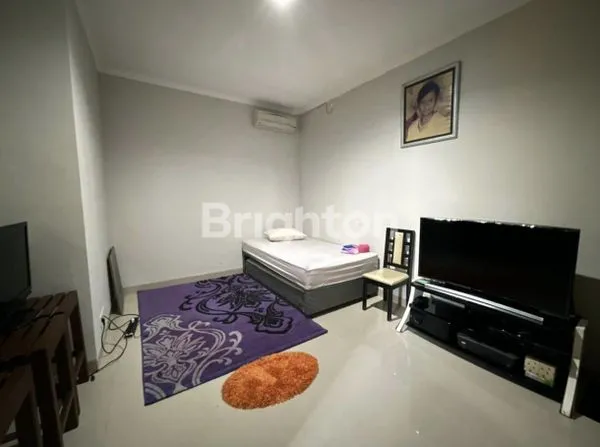 image RUMAH BESAR FULL RENOVASI LENGKAP DENGAN KOLAM RENANG PERUMAHAN ELIT (5)