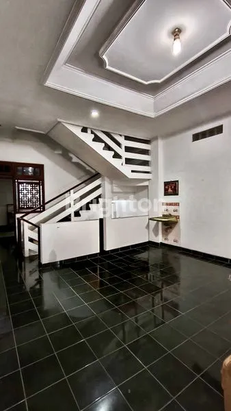 image RUKO PREMIUM 3 LANTAI LOKASI PINGGIR JALAN GATSU BARAT  (7)