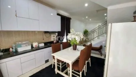 image RUMAH MEWAH 2 LANTAI, FULL FURNISH  EL CLASICO SUKABANGUN - SHM SIAP HUNI (8)