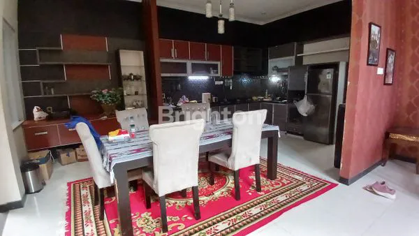 image DISEWAKAN RUMAH CANTIK FULLFURNISH TENGAH KOTA BERNUANSA MINIMALIS LOKASI DALAM PERUMAHAN BALIKPAPAN BARU AMAN NYAMAN HARGA NEGO (6)