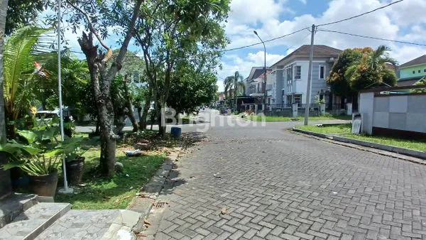 image DISEWAKAN RUMAH CANTIK FULLFURNISH TENGAH KOTA BERNUANSA MINIMALIS LOKASI DALAM PERUMAHAN BALIKPAPAN BARU AMAN NYAMAN HARGA NEGO (3)